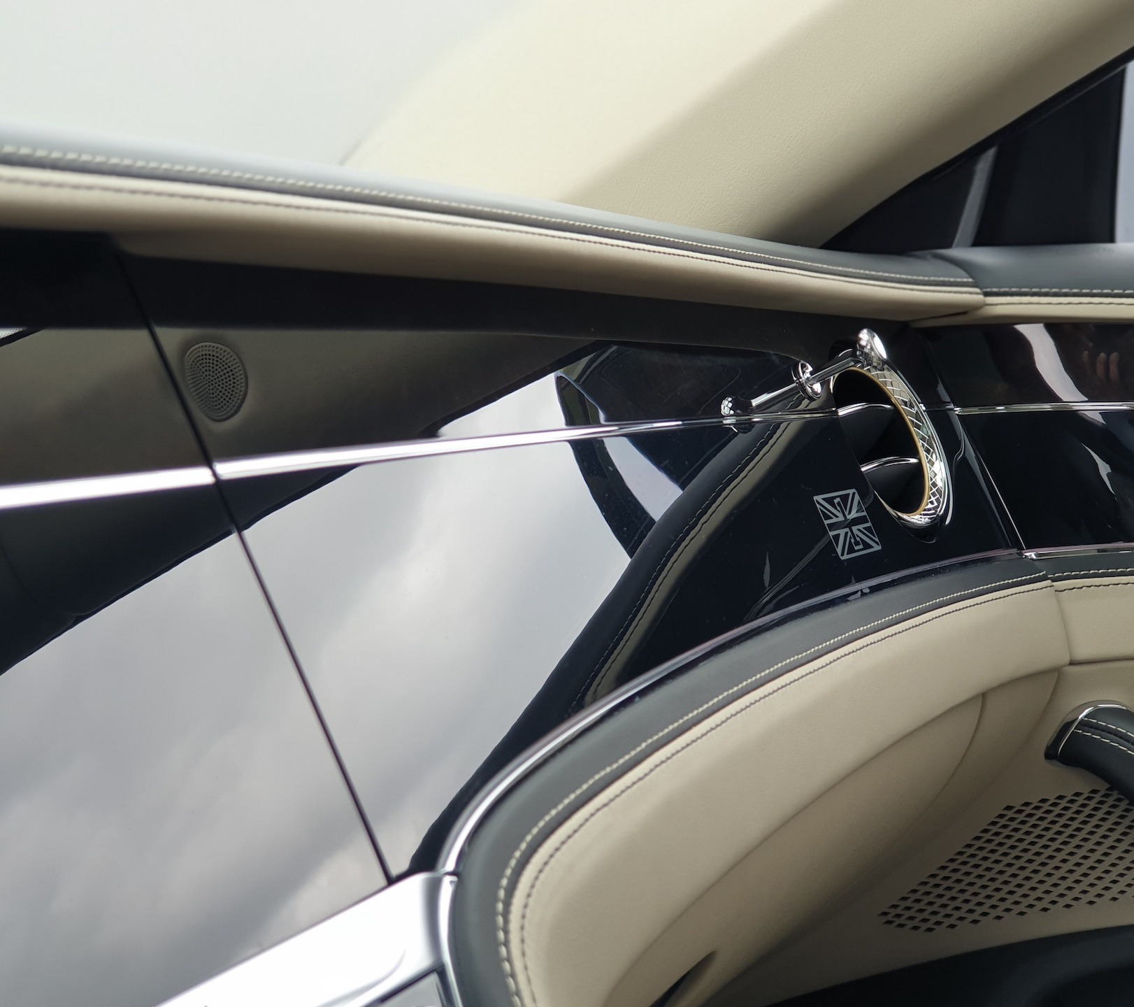 Content 12_content_image_1762268676989413153.jpg Consultancy | STIICK